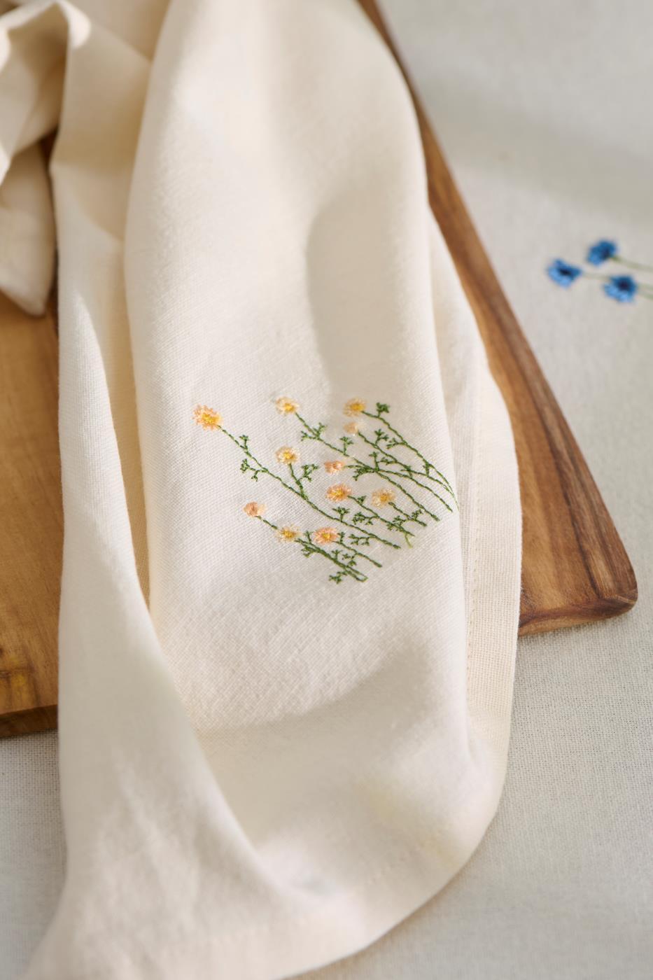 IB Laursen Serviette Floral gelbe Butterblumen Butter Cream IB Laursen Serviette Floral gelbe Butterblumen Butter Cream