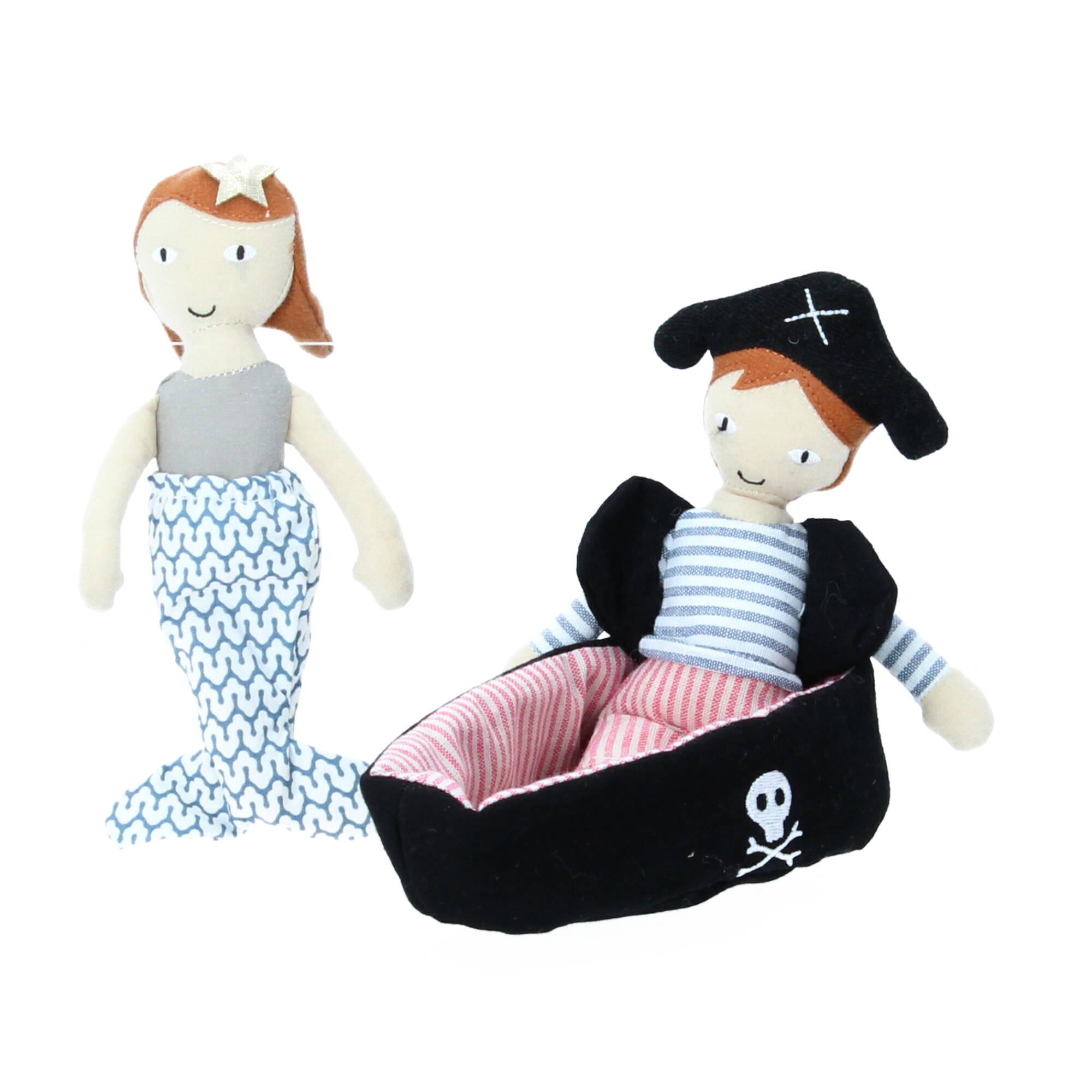 Bloomingville Puppen Kate & Jonah Spielset 3 tlg. Meerjungfrau Pirat Boot