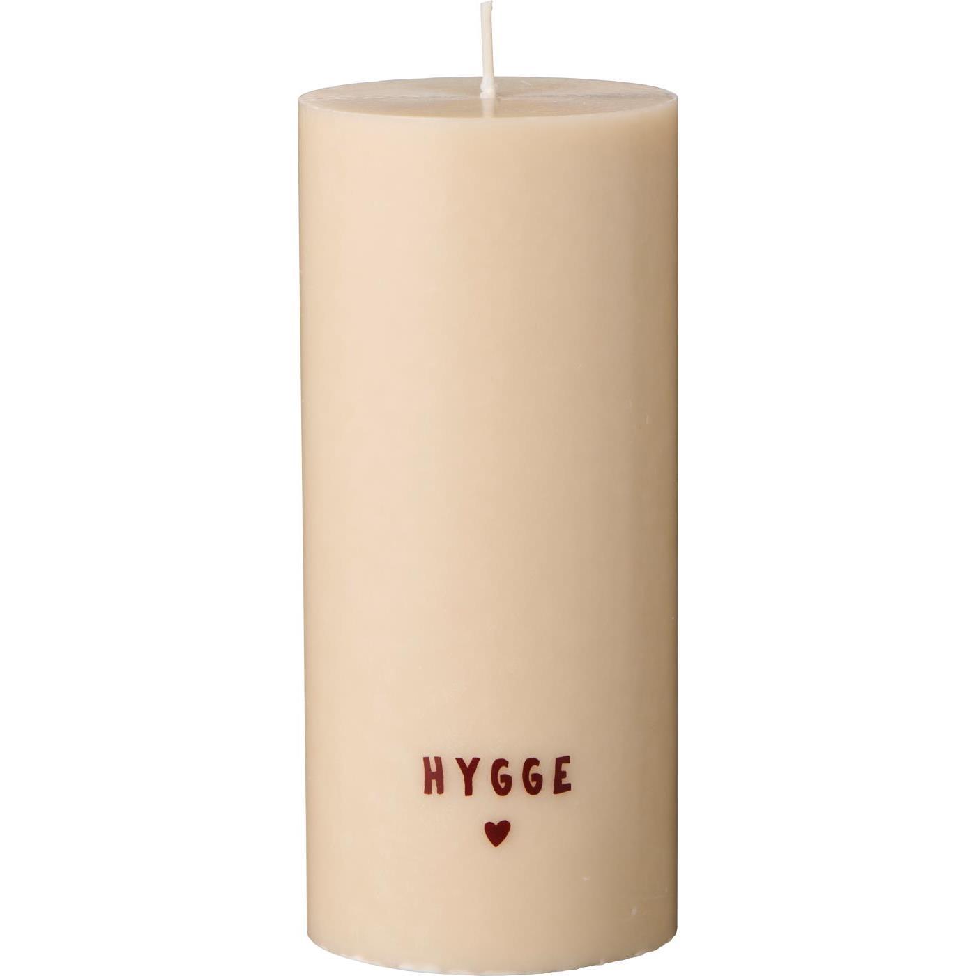 IB Laursen Stumpenkerze Hygge grau mit brauner Schrift 78047-44