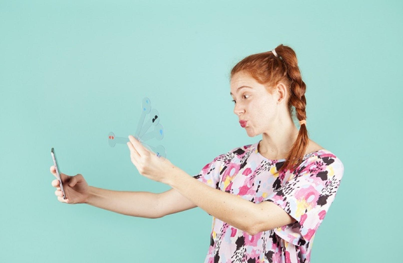 Doiy Selfie Props Zzz Emojis Handy Photobooth, DYSELFIEM Doiy Selfie Props Zzz Emojis Handy Photobooth, DYSELFIEM