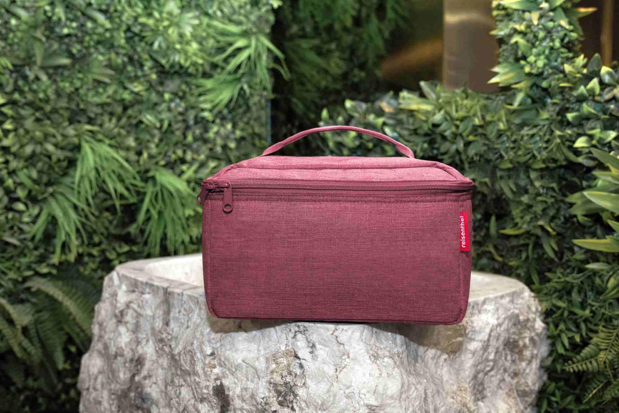 reisenthel Kulturbeutel Beautycase Twist Maroon rot FF3104