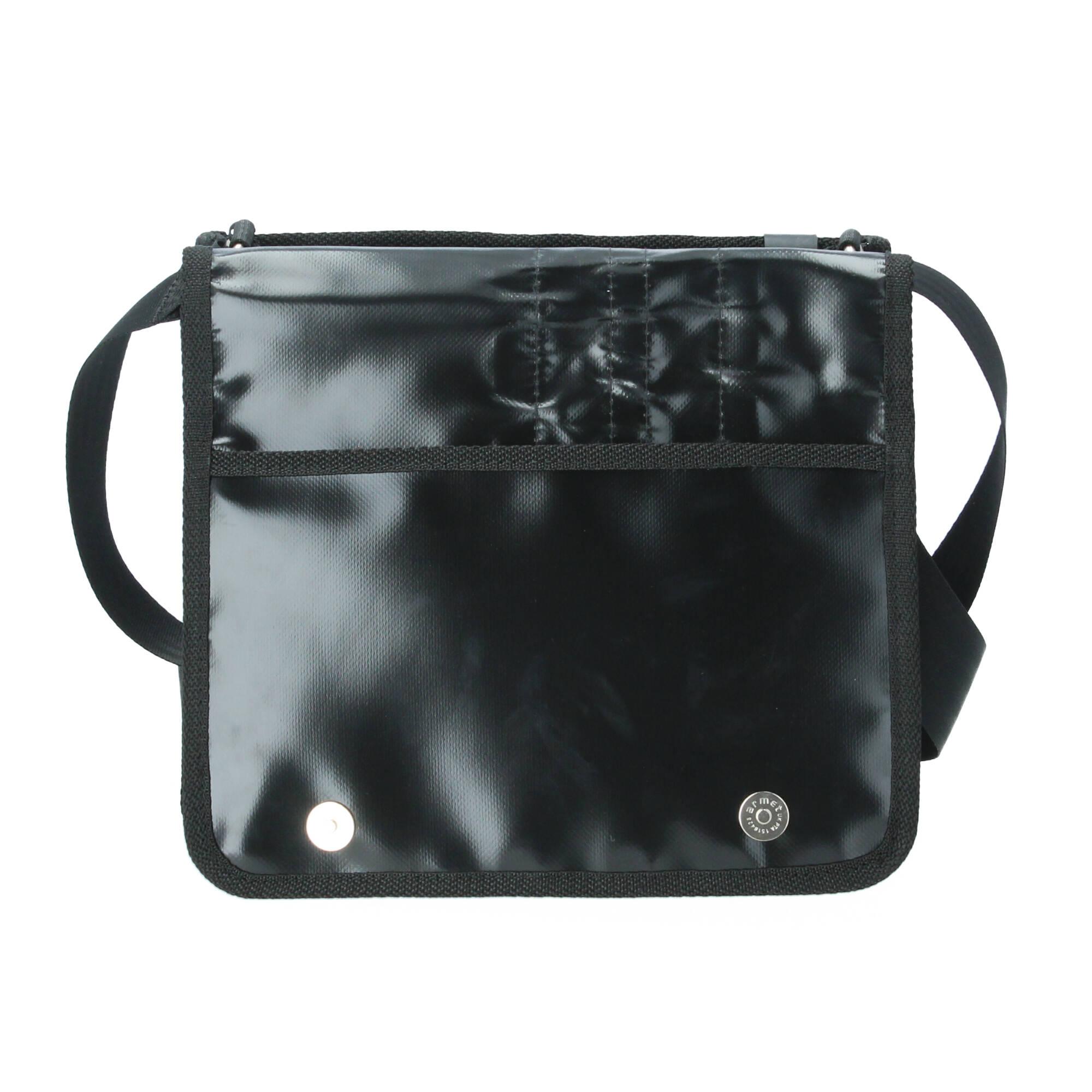 Stef Fauser Schultertasche Radlerengel small Leder 27x24x10 cm hellblau