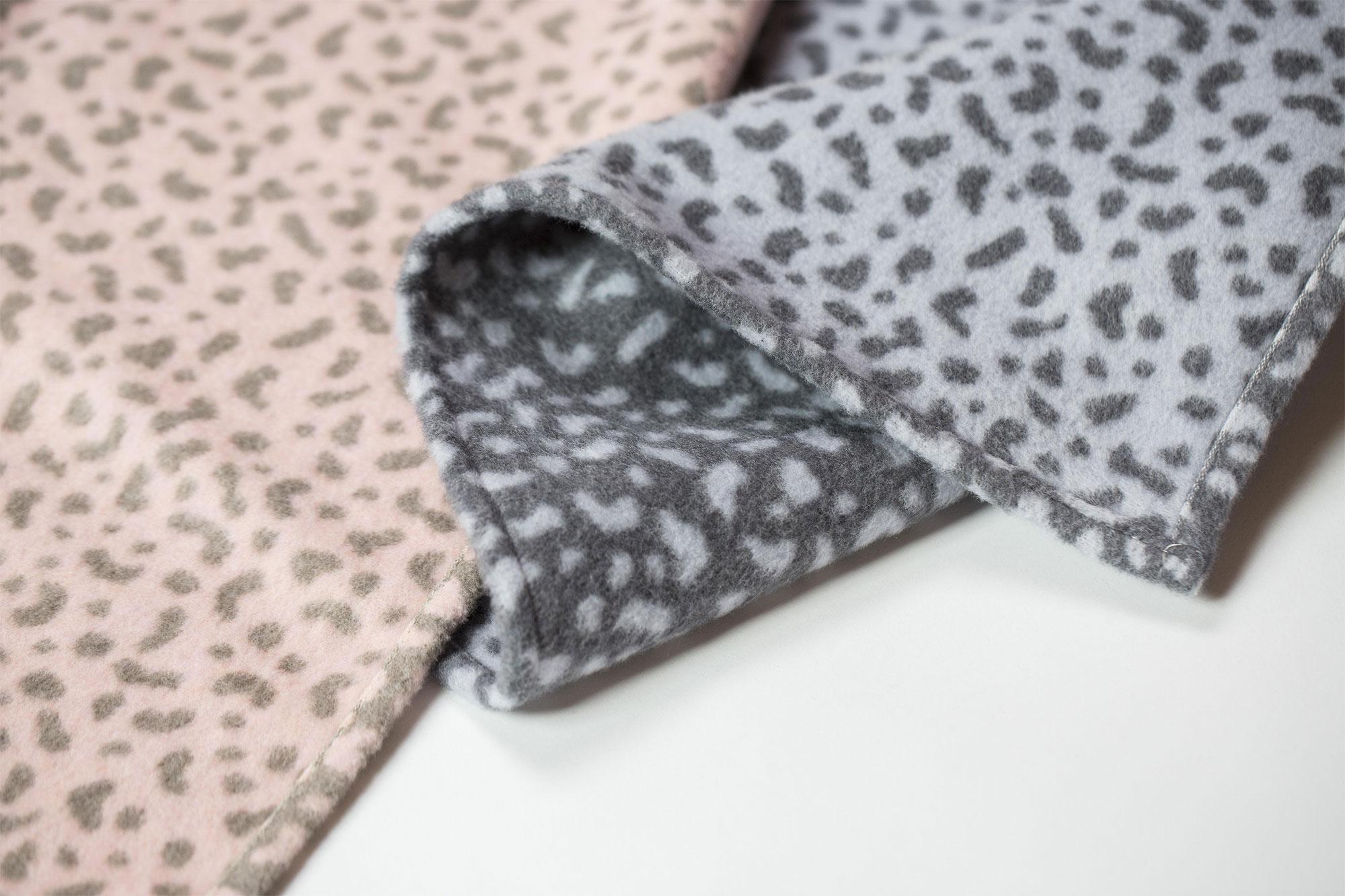 David Fussenegger Babydecke VELVET Kids Plaid Leopard 65x90 cm hellblau