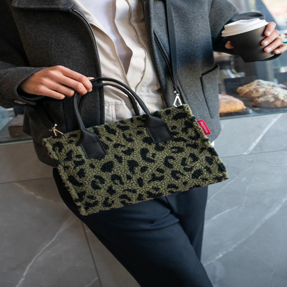 reisenthel Handtasche daily shopper XS teddy Leo Olive GN5055