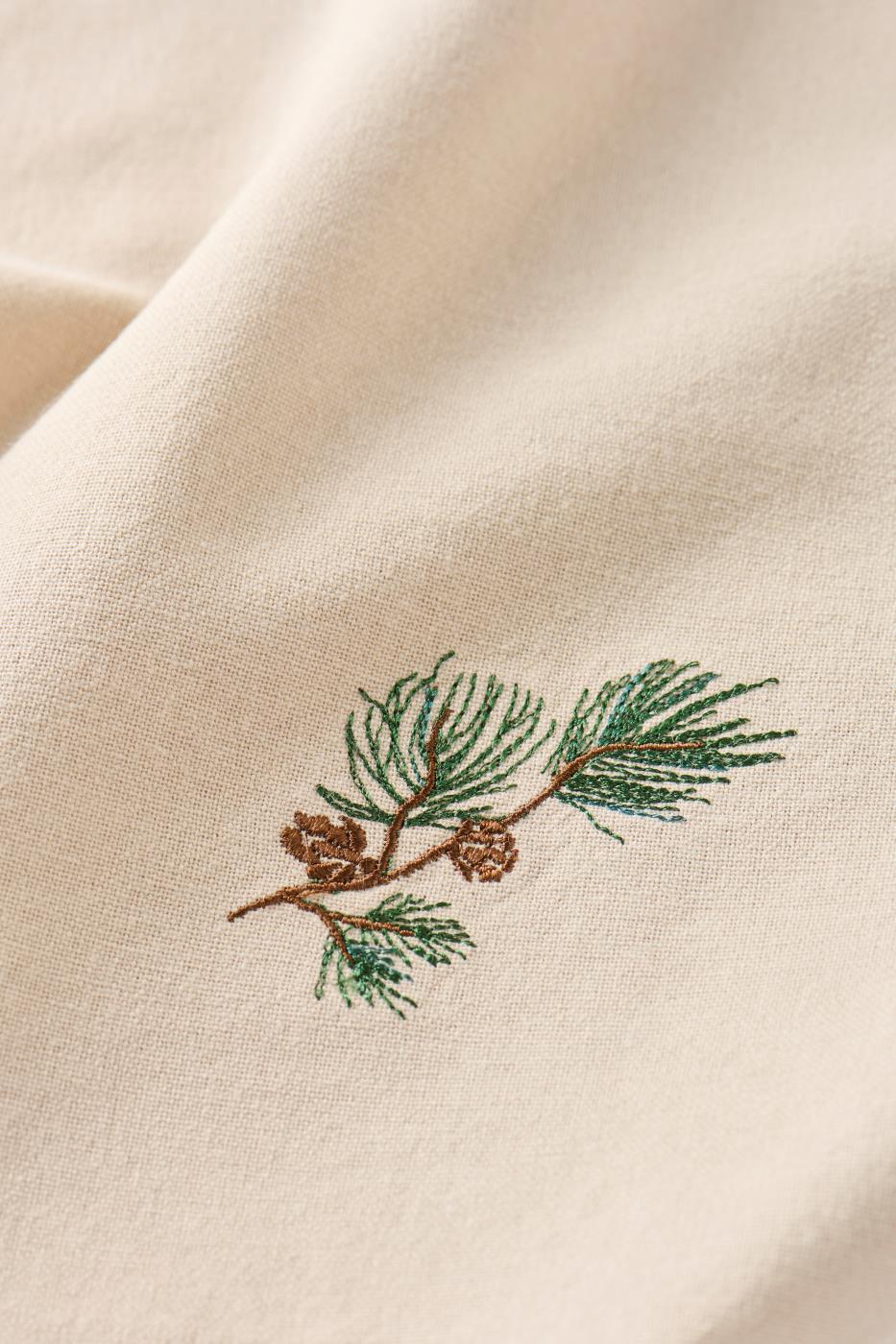 IB Laursen Serviette Tradition Kiefernzweige Zapfen 63049-76