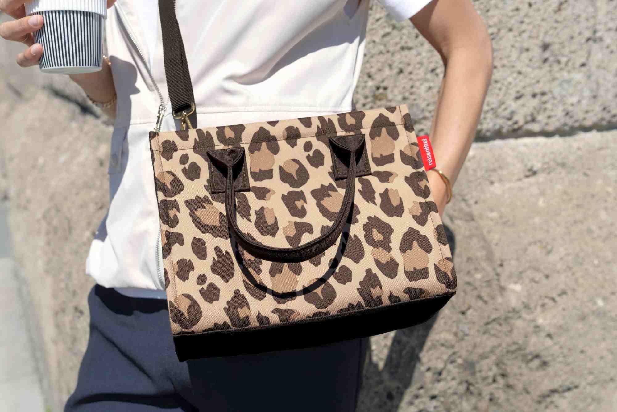 reisenthel Handtasche daily shopper XS Leo Macchiato GN6048 reisenthel Handtasche daily shopper XS Leo Macchiato GN6048