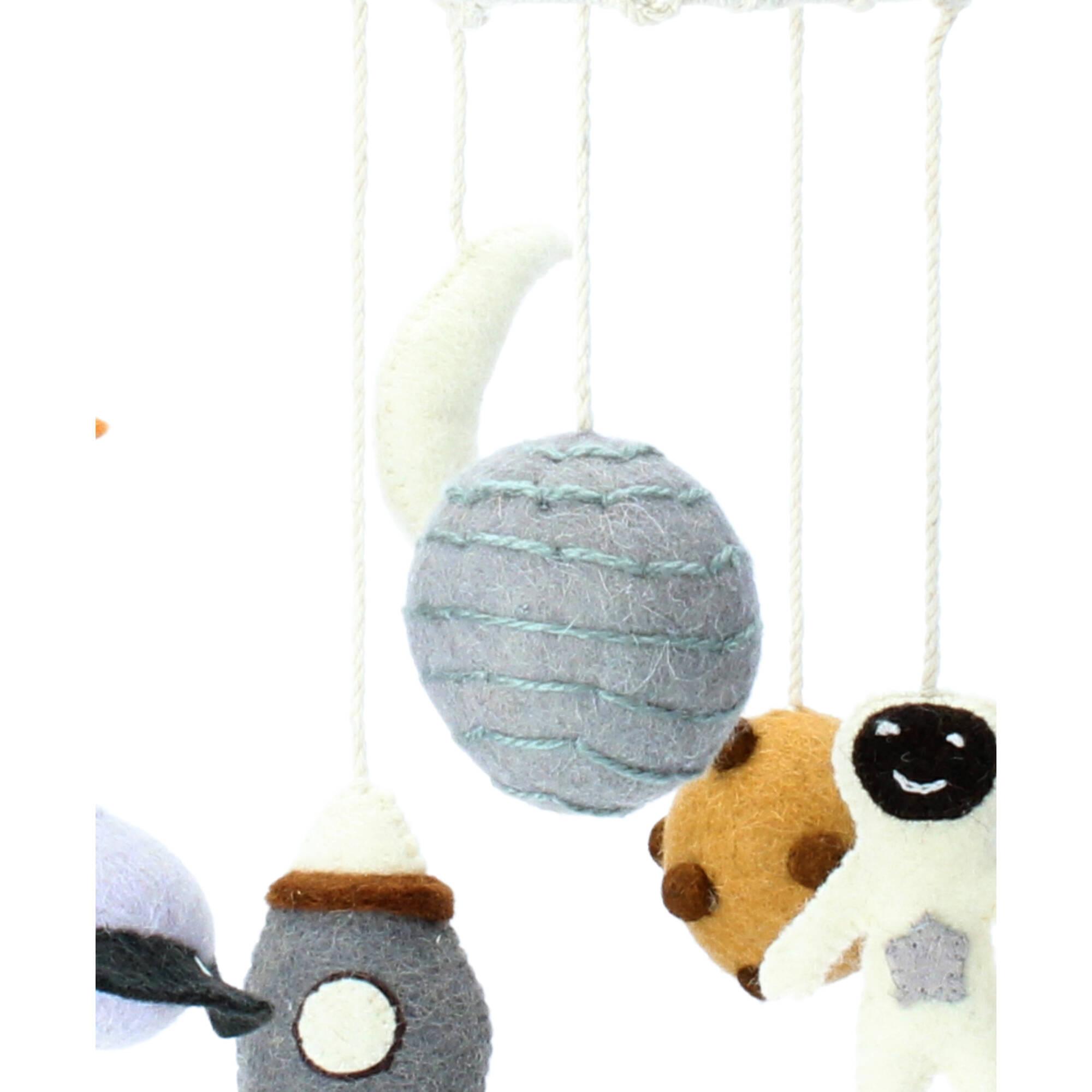 Bloomingville Iduna Mobile Weltraum Astronaut Rakete Planet Wolle